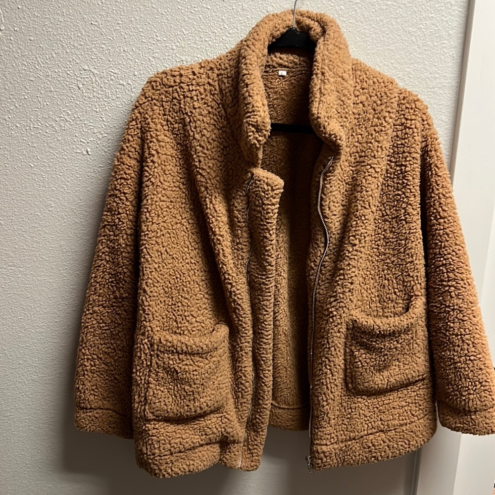 Super cozy teddy jacket! Size Large.